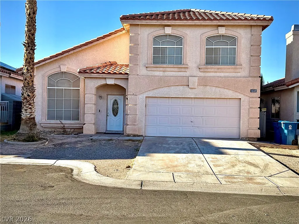 5 bed, 3.0 bath, 2259 sqft, $2,395 — Photo 2