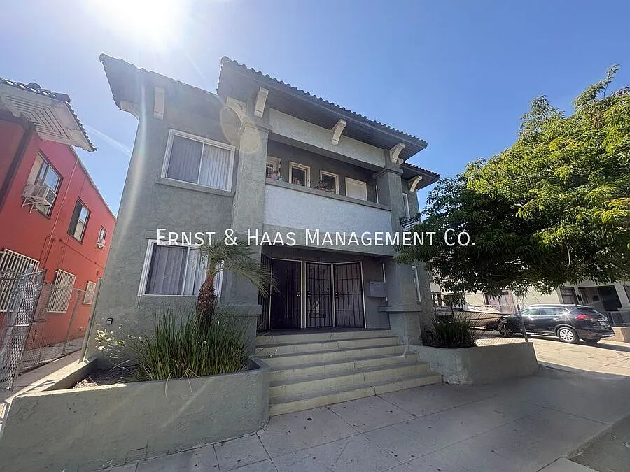 Building Photo - 1249 Pine Ave