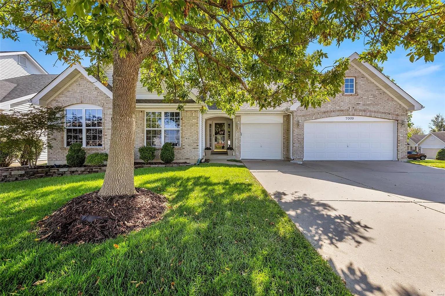 7009 Bentley Park Dr photo 1