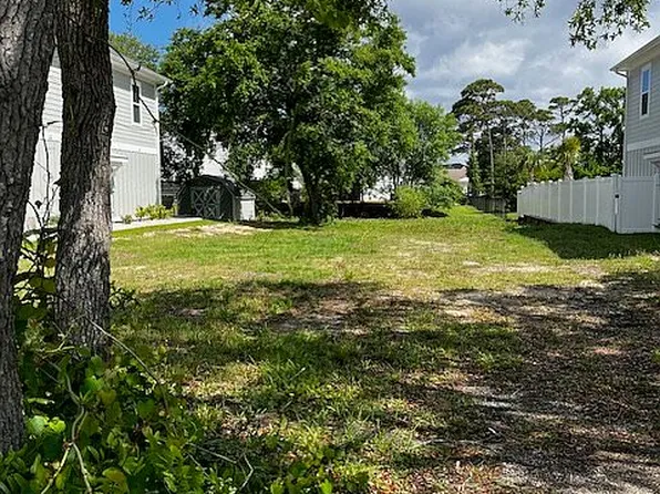 314 Goldsboro Ave, Carolina Beach, NC 28428