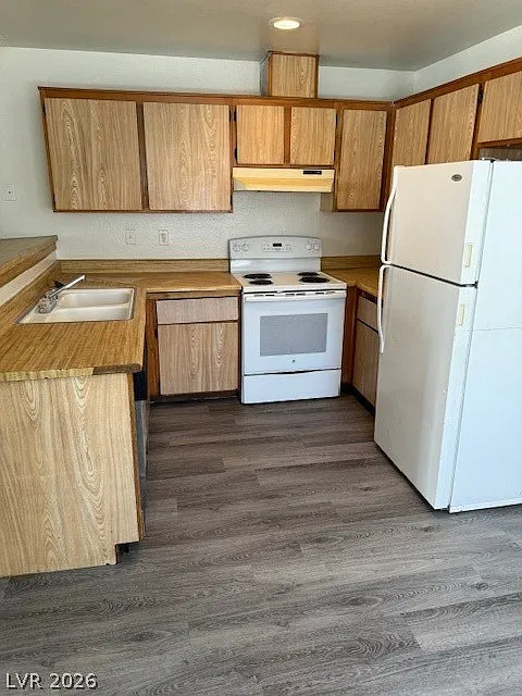 2 bed, 1.0 bath, 3212 sqft, $1,062 — Photo 4