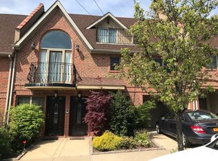 5810 76th St, Flushing, NY 11379
