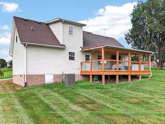 2nd image of 1755 Bouton Dr