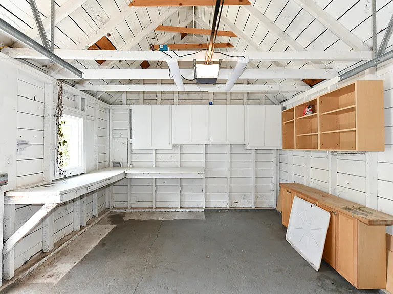 619 Seymour St — Photo 33