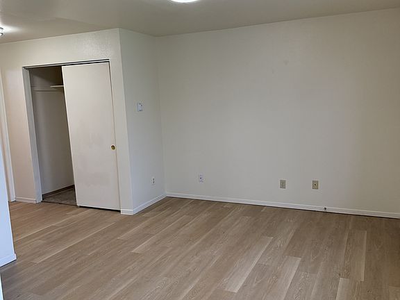 3rd image of 1200 Haven Ln #2