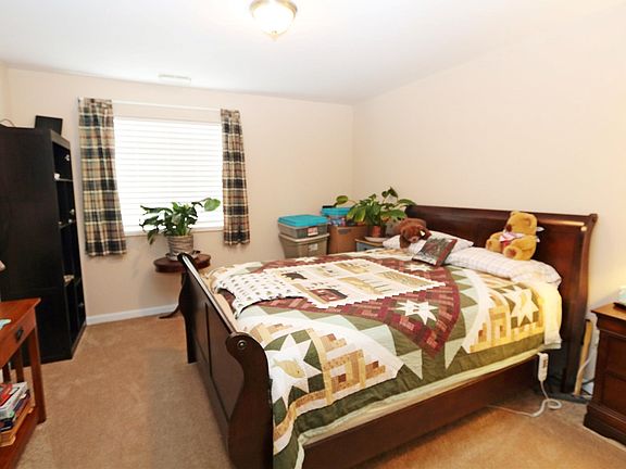 5th image of 150 Cave Run Dr APT 2