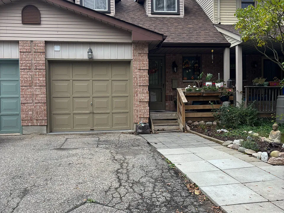 70 Grandridge Cres