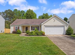 9740 Avensong Crossing Dr, Charlotte, NC 28215