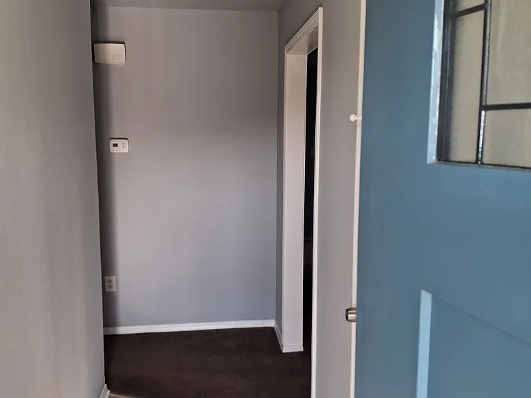 111 SE Coachman Dr — Photo 3