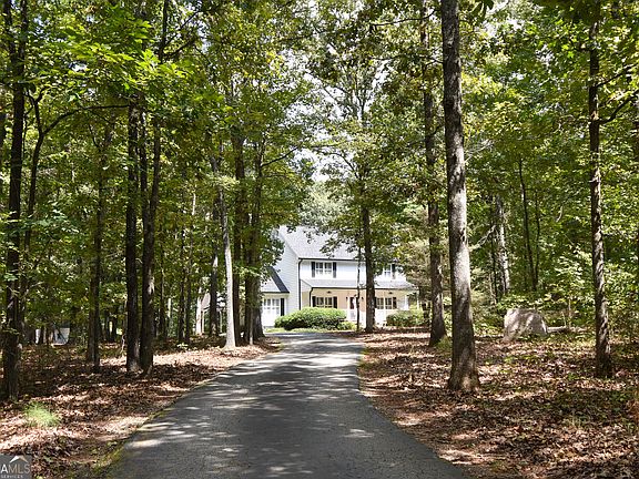 4th image of 279 Chestnut Hill Rd