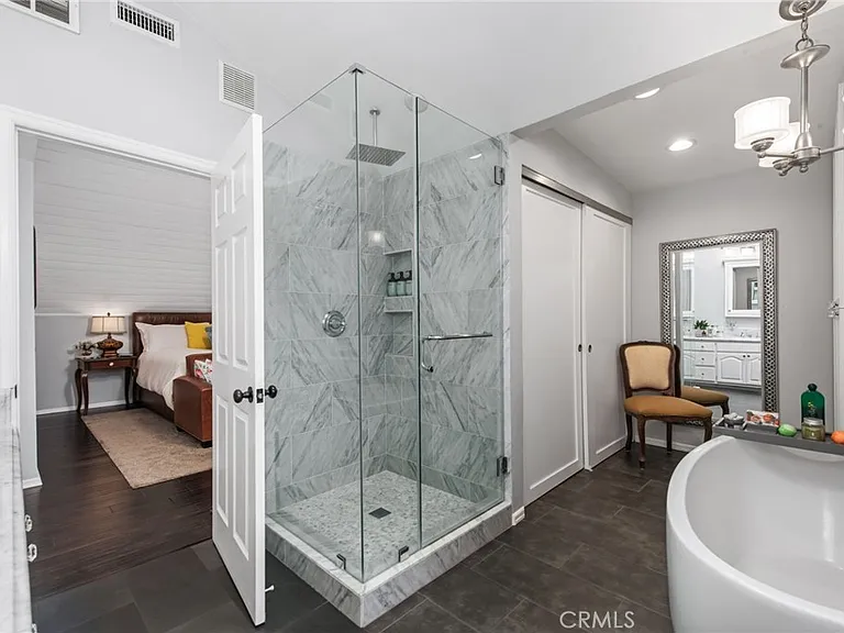 4323 Laurelgrove Ave — Photo 42