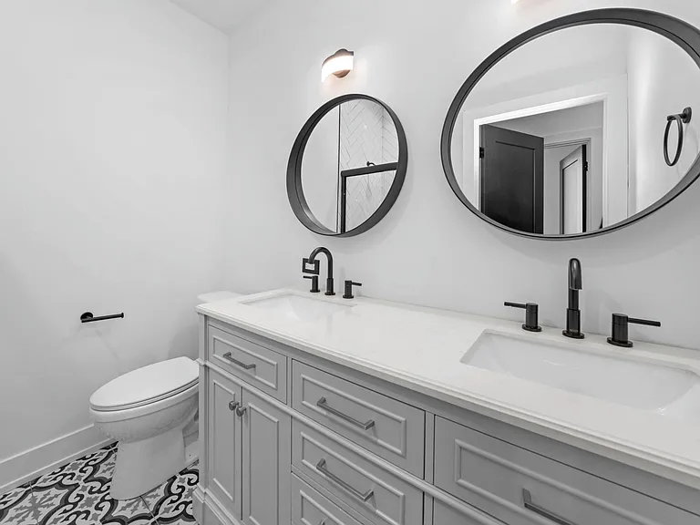 908 W 19th St #3 — Photo 8