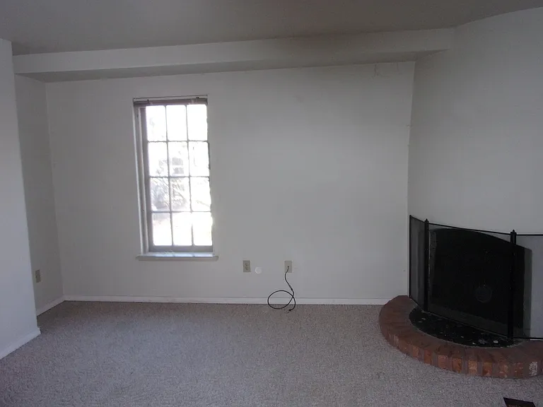 096 - Old Pi Phi House - 3002 NW Harrison Blvd. Corvallis, OR 97330 — Photo 4