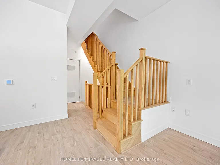 174 Clonmore Dr #9 — Photo 6