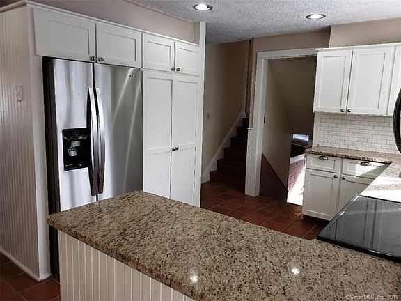 3rd image of 48 Deepwood Dr