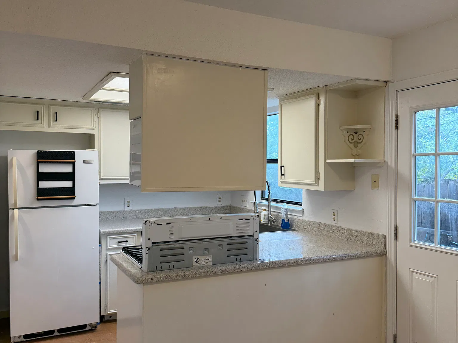 2 bed, 1.5 bath, 917 sqft, $1,800 — Photo 3