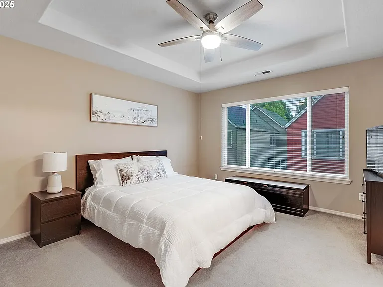 1138 SE Bianca St — Photo 5