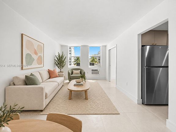 5th image of 335 Collins Ave APT 407