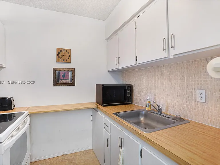 820 SW 11th Ave #18B — Photo 7