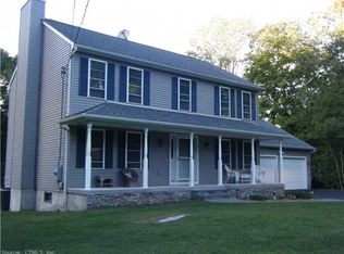 7 B Ln, Waterford, CT 06385