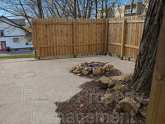 4th image of 328 N 6th St #2
