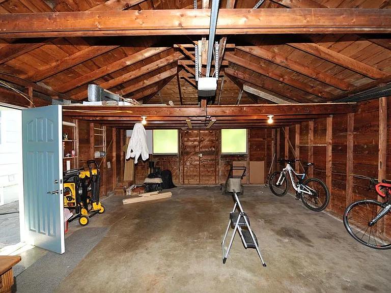 1223 E Saint Maries Ave — Photo 32