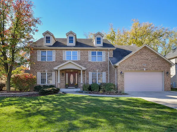 1038 Deer Glen Ct, Glen Ellyn, IL 60137