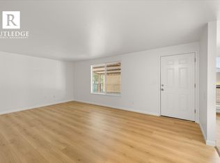 310 Independence Cir #A-D, Phoenix, OR 97535
