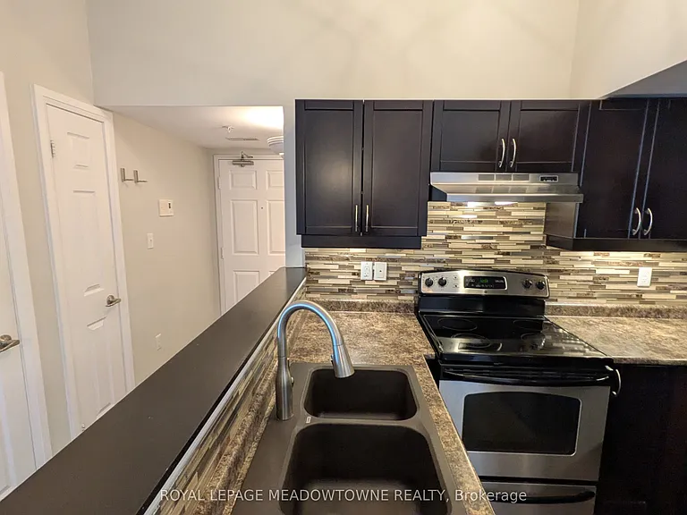1350 Main St E #404 — Photo 7