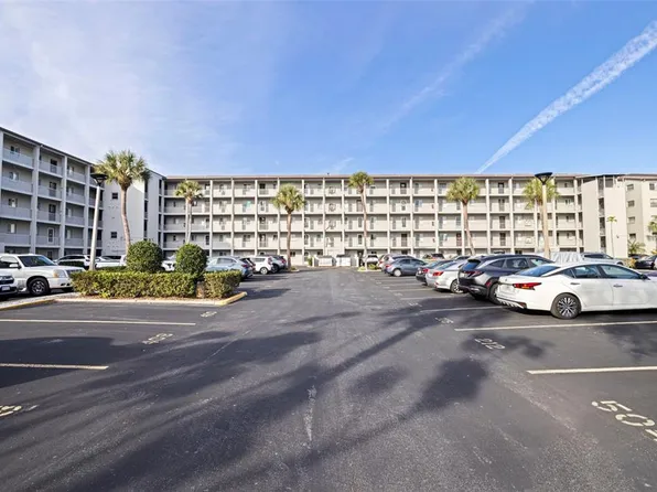 3408 Lake Bayshore Dr #P317, Bradenton, FL 34205