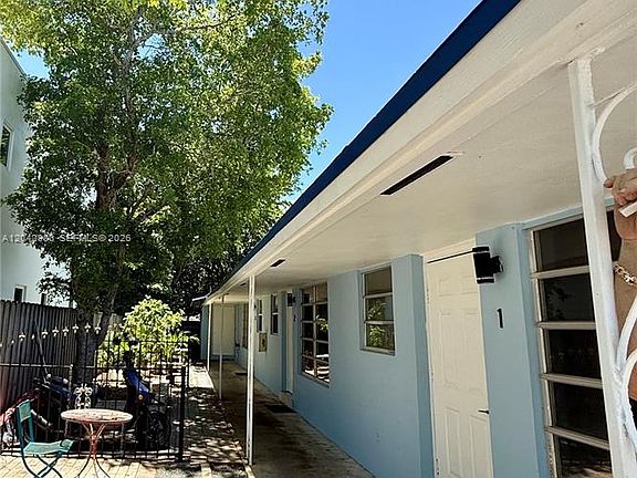3rd image of 1417 NE 5th Ave