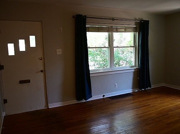 2nd image of 842 Wilson Dr