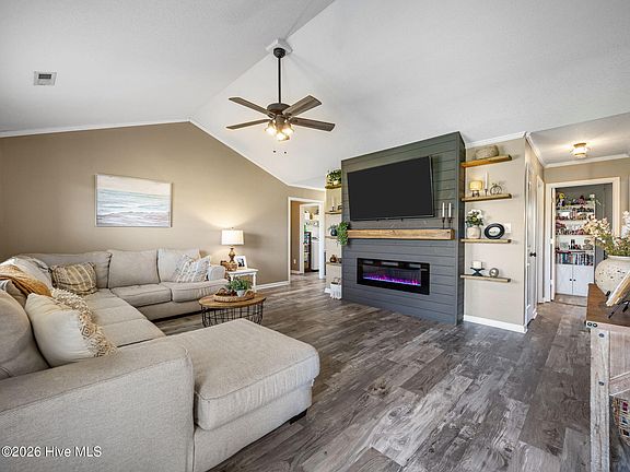 3rd image of 108 High Cottage Lane