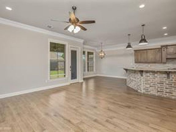 4th image of 307 Ansley Cir