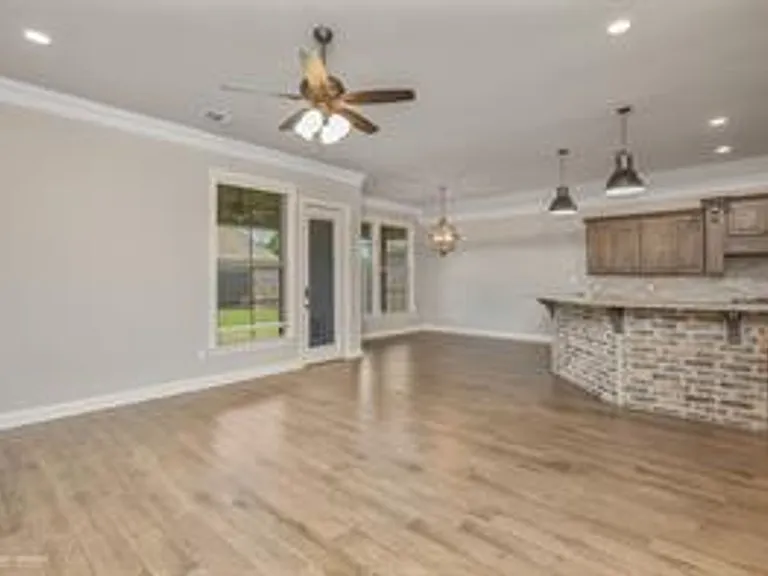 307 Ansley Cir — Photo 4
