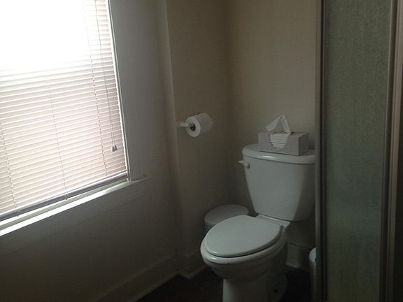 2nd image of 572 N 11th St