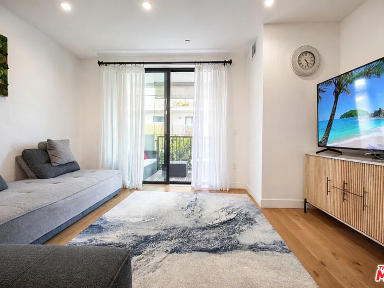 1515 S Holt Ave #204 — Photo 6