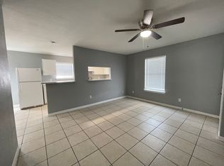 200 Howell St #9, Florence, TX 76527