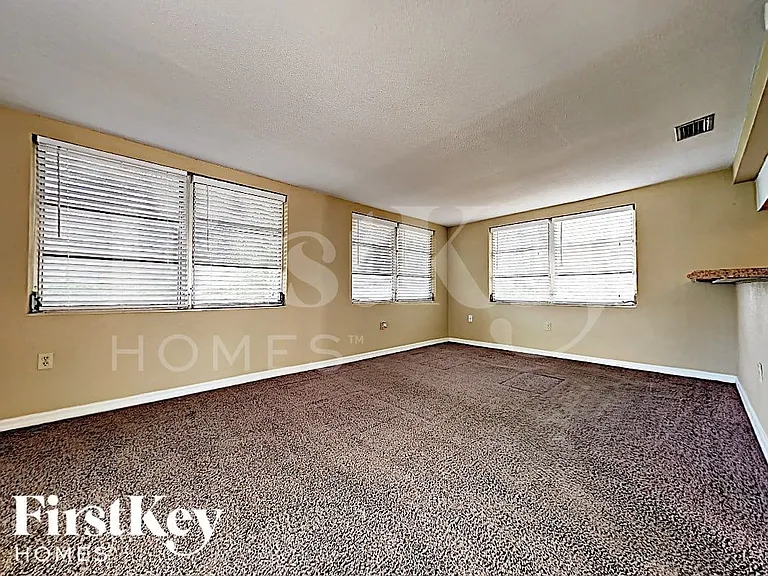 6230 7th Ave — Photo 8