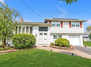 790 Adams St, Baldwin, NY 11510