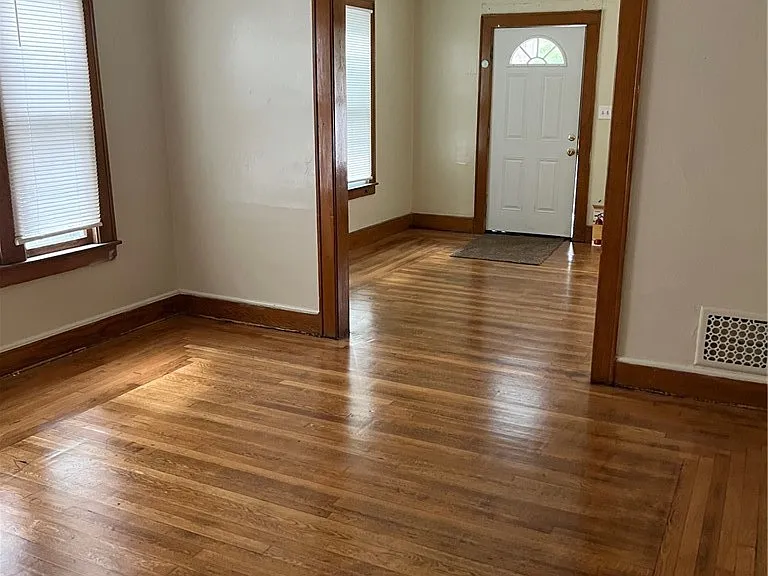 439 Valley Dr S #39 — Photo 2