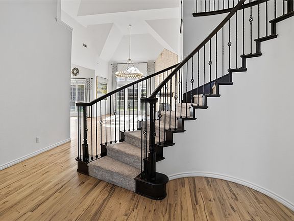 3rd image of 10222 Rosini Ct