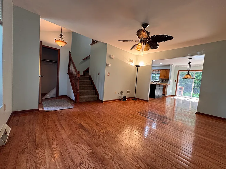 1739 Wendy Ln — Photo 5