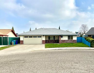 560 Wellington Place, Porterville, CA, 93257