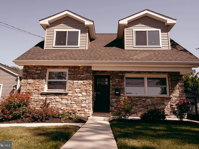 42 Grandview Dr — Photo 2