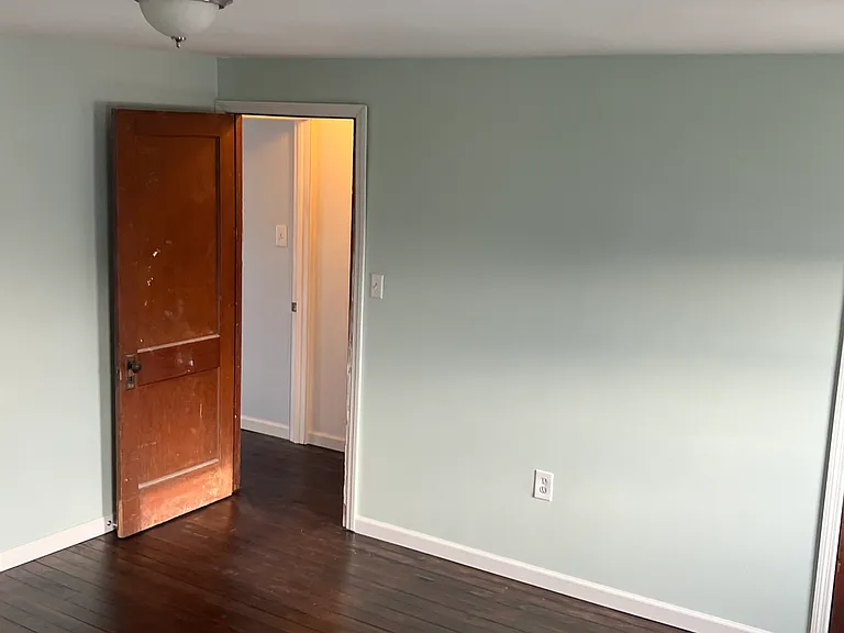 120 N Oak St — Photo 10