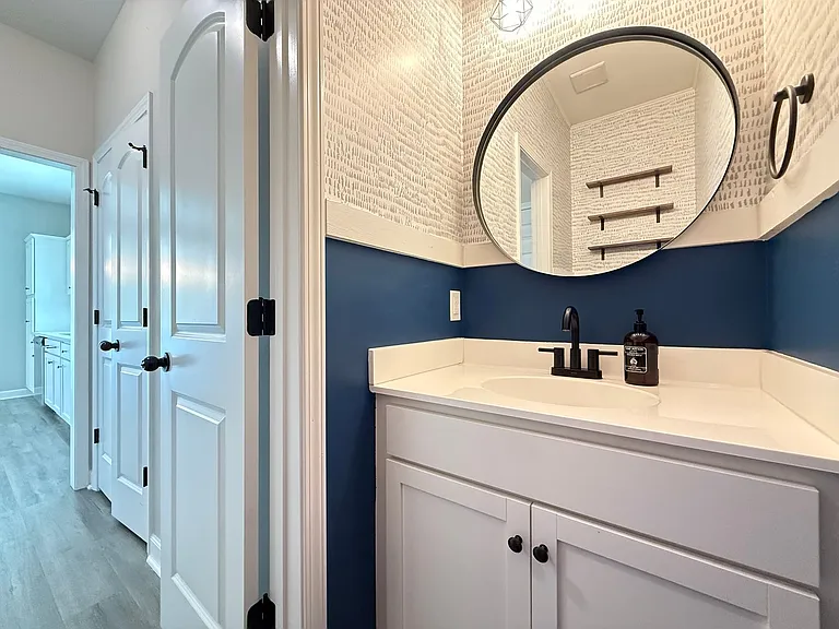 303 Breezeway Dr — Photo 29