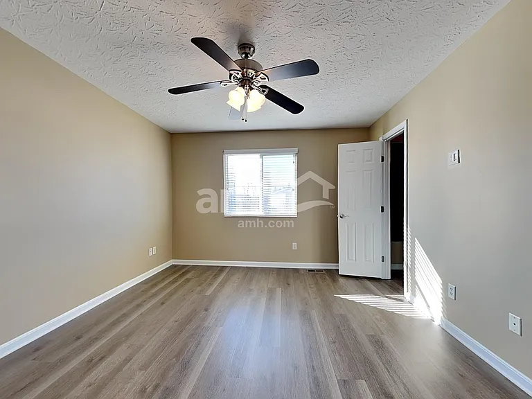 23 Glenside Dr — Photo 8