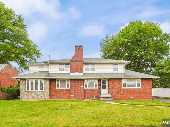 44 Roosevelt St, Little Ferry, NJ 07643