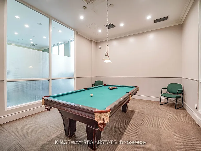7 Lorraine Dr #812 — Photo 34